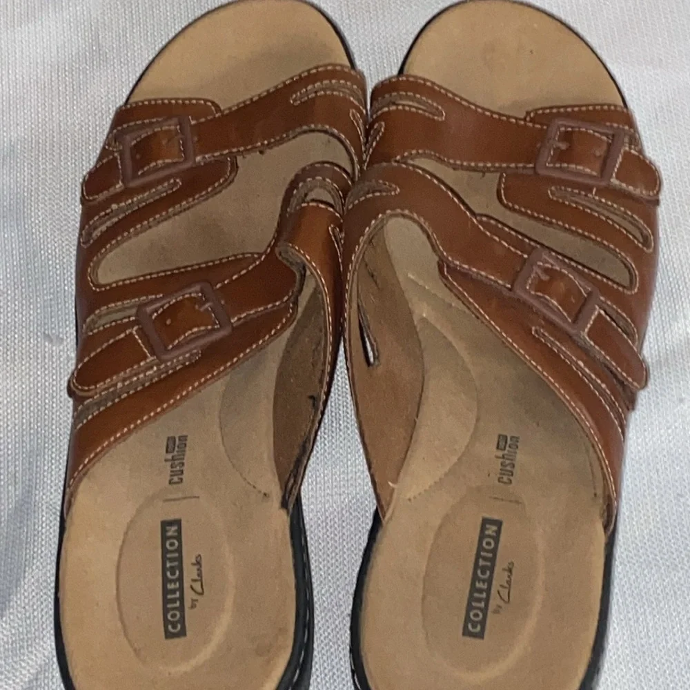 Clarks Wo size 12 Brown Leather Comfort Sandals. FAUX BUCKLE HOOK LOOP‎ STRAPS